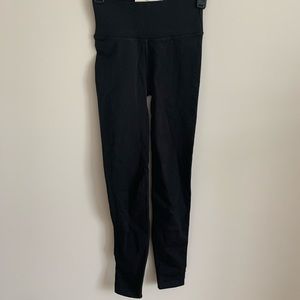 Fabletics High-Waisted Sculptknit legging